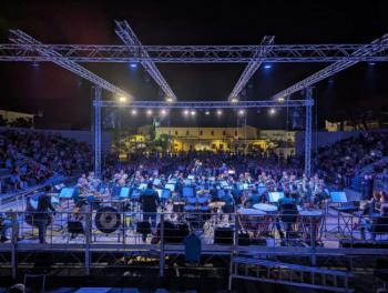 Fondi---Evento-piazza-de-Gasperi-teatro-allaperto-al-completo.jpeg