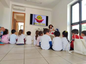 bimbi-a-lezione-con-roberta-di-fazio.jpg