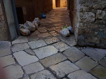 rifiuti-centro-storico---1.jpg